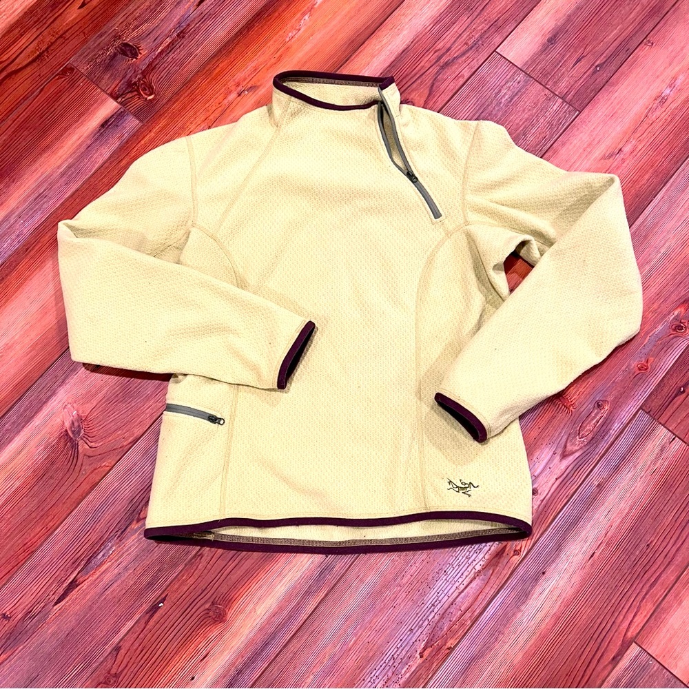Green arcteryx quarter zip fleece